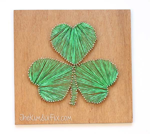 Shamrock String Art #stpatrick #diy #decor #decorations #decorhomeideas