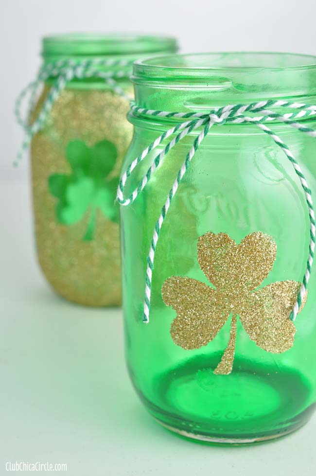 Shamrock tinted mason jar craft idea #stpatrick #diy #decor #decorations #decorhomeideas