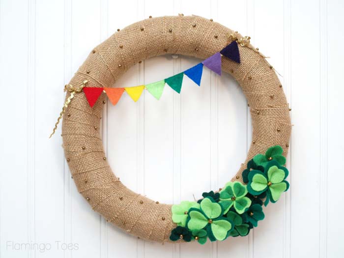 St Patricks Day Burlap Wreath #stpatrick #diy #wreath #decorhomeideas