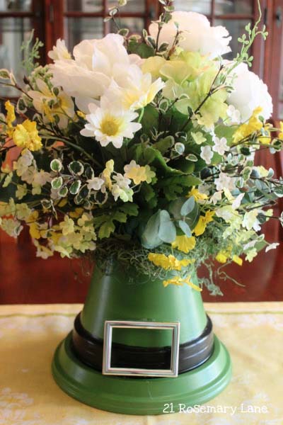 St. Patrick's Day Centerpiece #stpatrick #diy #decor #decorations #decorhomeideas