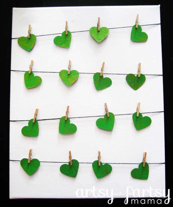 St. Patrick's Day Clothesline Art #stpatrick #diy #decor #decorations #decorhomeideas