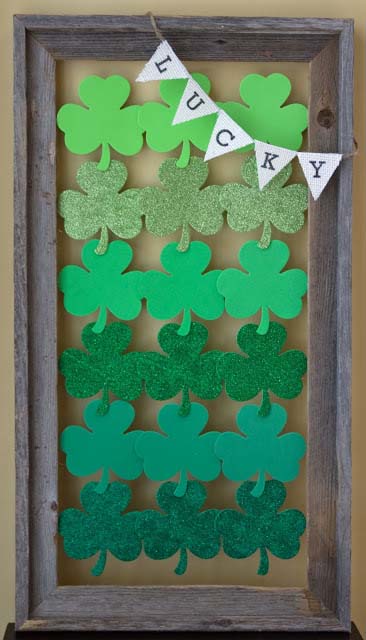 St. Patrick's Day Ombre Art #stpatrick #diy #decor #decorations #decorhomeideas