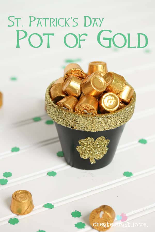 St Patricks Day Pot of Gold #stpatrick #diy #dollarstore #decorhomeideas