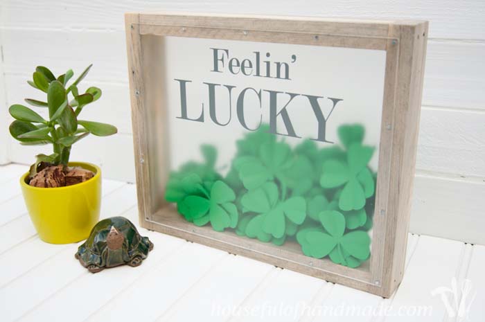 St. Patricks Day Shadow Box Decor #stpatrick #diy #decor #decorations #decorhomeideas