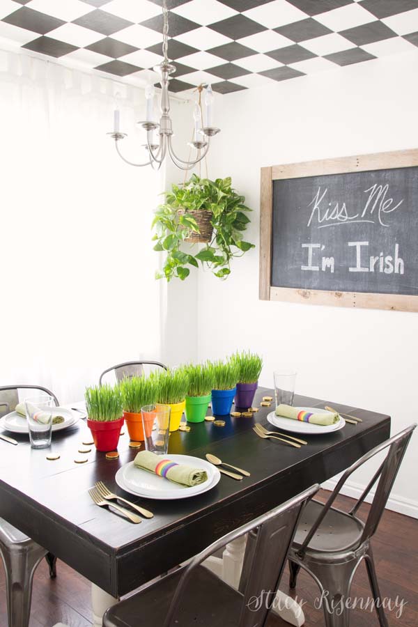 St Patricks Day Table #stpatrick #diy #dollarstore #decorhomeideas