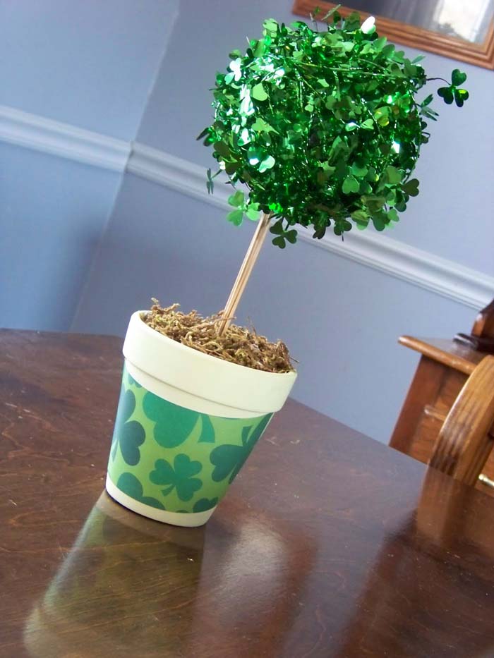 St Patricks Day Topiary #stpatrick #diy #dollarstore #decorhomeideas