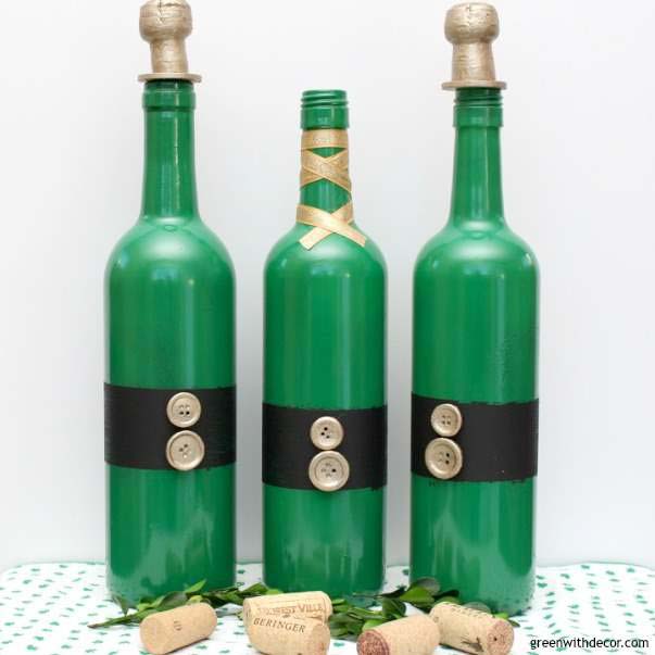 St. Patrick's Day Wine Bottle Centerpieces #stpatrick #diy #decor #decorations #decorhomeideas