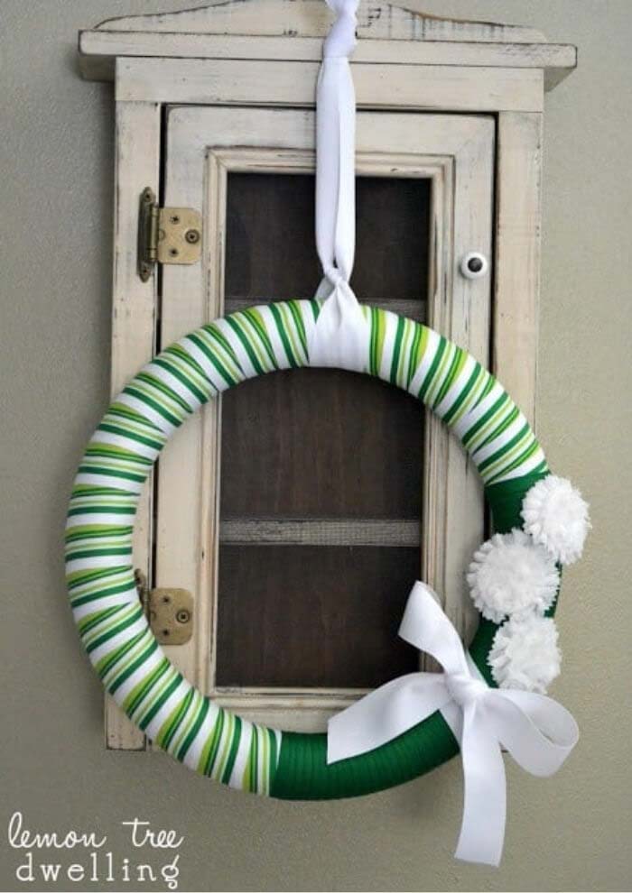 Striped St. Patrick's Day Wreath #stpatrick #diy #decor #decorations #decorhomeideas