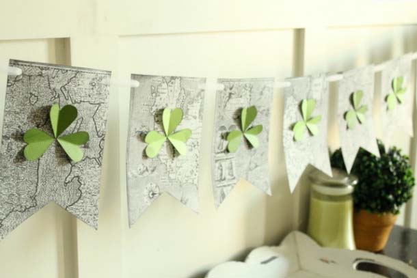 Vintage Map Clover Banner #stpatrick #diy #decor #decorations #decorhomeideas