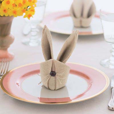 Burlap Napkin Fold #easter #diy #rustic #decor #decorhomeideas