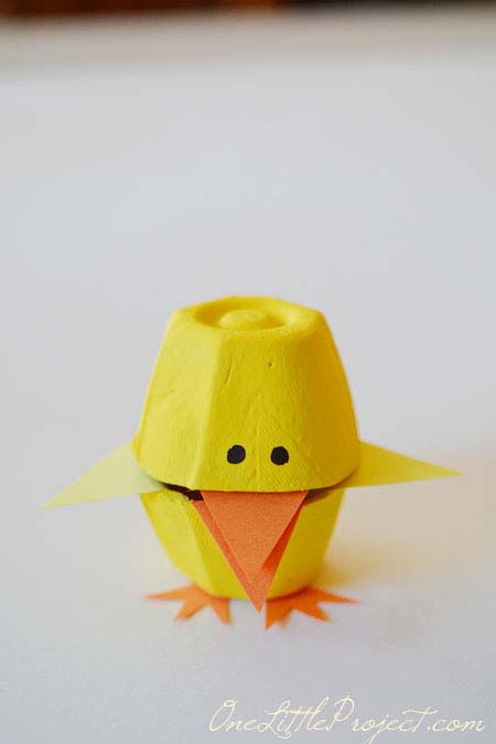 Candy Filled Easter Egg Carton Chicks #easter #diy #dollarstore #crafts #kids  #decorhomeideas