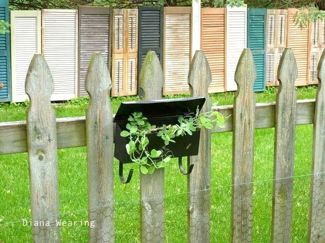 Cool Fence From Old Doors #diy #repurpose #doors #old #decorhomeideas