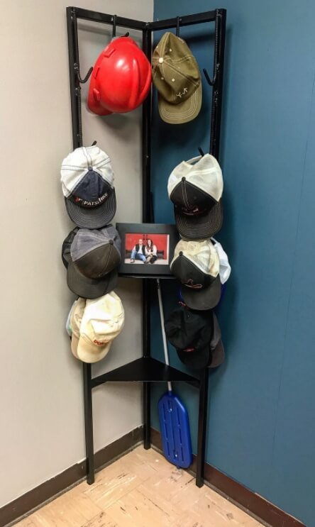 Corner Hat Rack #hatrack #diy #organizer #decorhomeideas