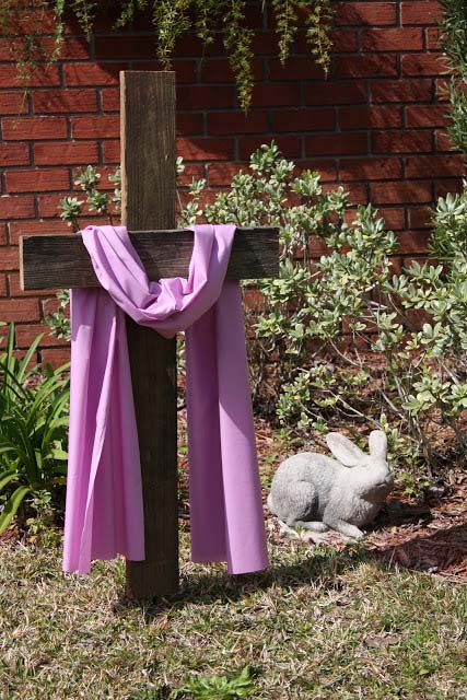 DIY Easter Cross #easter #diy #wood #crafts #decorhomeideas