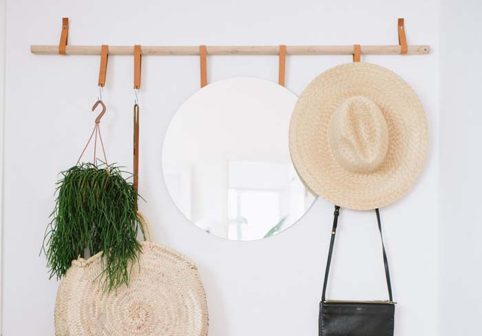 DIY Hanging Entryway Organizer #hatrack #diy #organizer #decorhomeideas