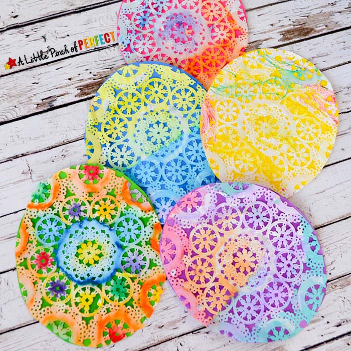 Easter Egg Doily Craft #easter #diy #dollarstore #crafts #kids  #decorhomeideas