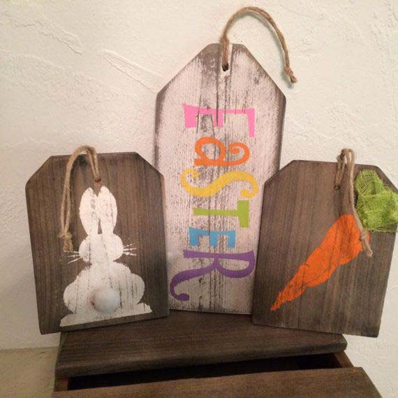 Easter Wood Tag Door Hangers #easter #diy #wood #crafts #decorhomeideas