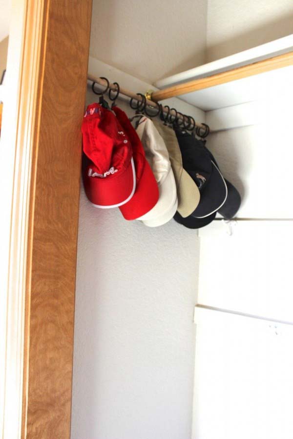Easy Storage Baseball Caps #hatrack #diy #organizer #decorhomeideas