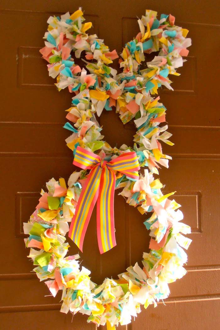 Fabric Scrap Easter Bunny #easter #diy #cheap #decor #decorhomeideas