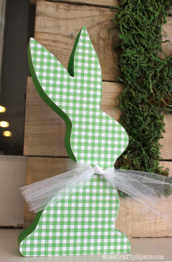 Mod Podged Wooden Easter Bunnies #easter #diy #wood #crafts #decorhomeideas