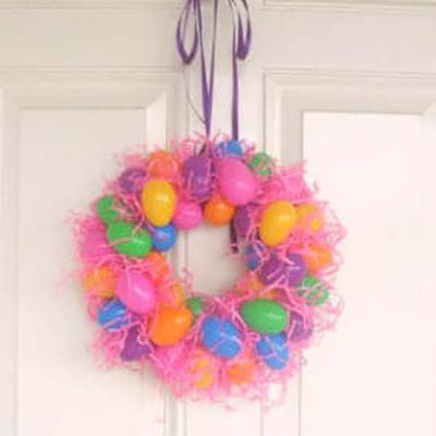 Plastic Egg Wreath #easter #diy #cheap #decor #decorhomeideas