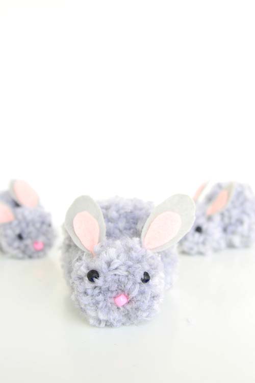 Pom Pom Bunnies #easter #diy #dollarstore #crafts #kids  #decorhomeideas