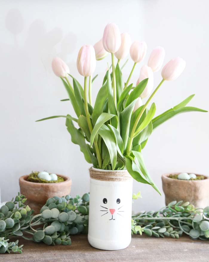 Recycled Easter Bunny Vase #easter #diy #cheap #decor #decorhomeideas