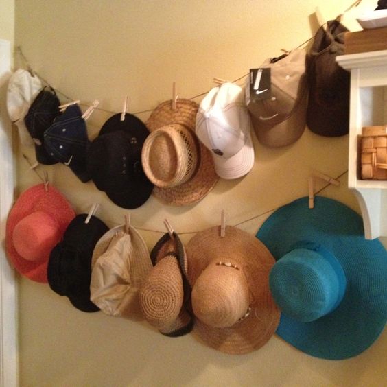 Repurposed Photo Strings Hat Rack #hatrack #diy #organizer #decorhomeideas