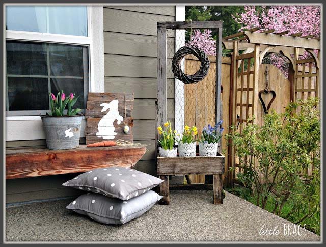 Rustic Easter Front Porch #easter #diy #porch #decor #decorhomeideas