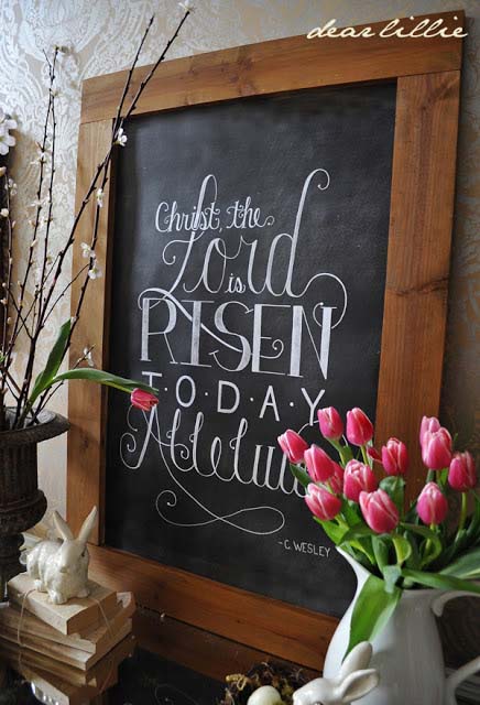 Rustic Spring Vignette #easter #diy #rustic #decor #decorhomeideas