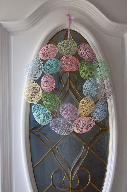 String Easter Egg Wreath #easter #diy #porch #decor #decorhomeideas