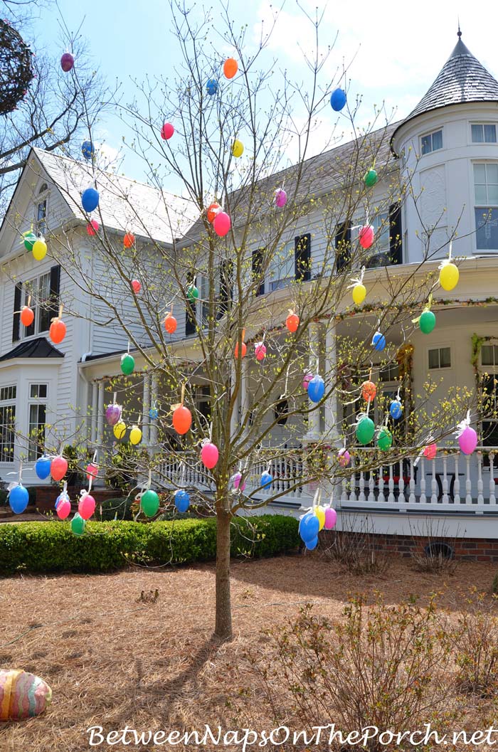 Tree Decorated with Colorful Easter Eggs #easter #diy #cheap #decor #decorhomeideas