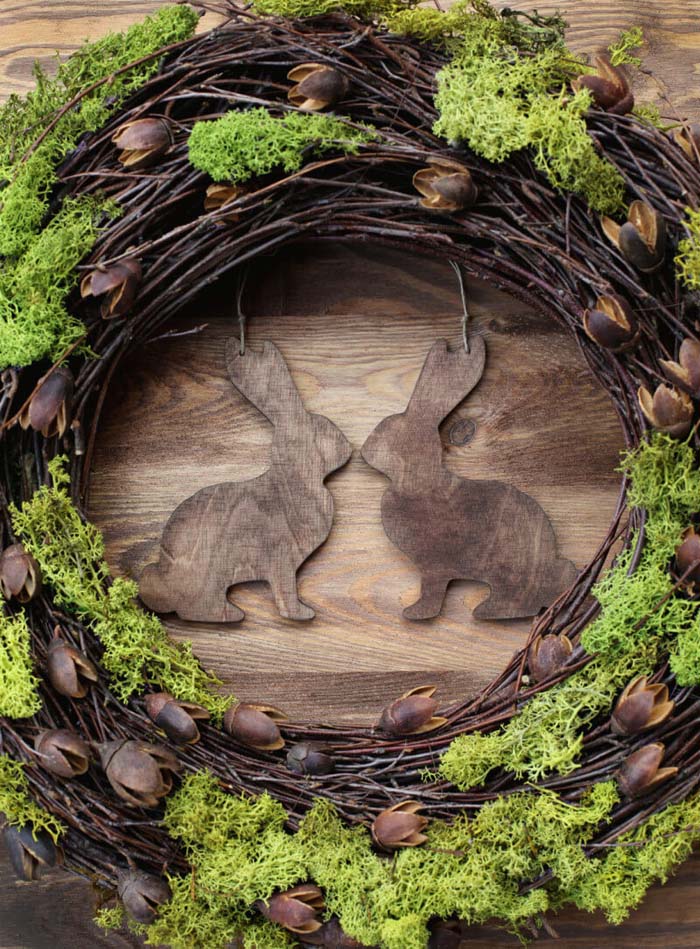 Twig and Green Moss Easter Bunny Wreath #easter #diy #rustic #decor #decorhomeideas