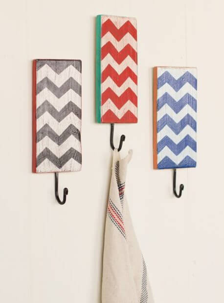 Unique Chevron Hooks For Hats #hatrack #diy #organizer #decorhomeideas