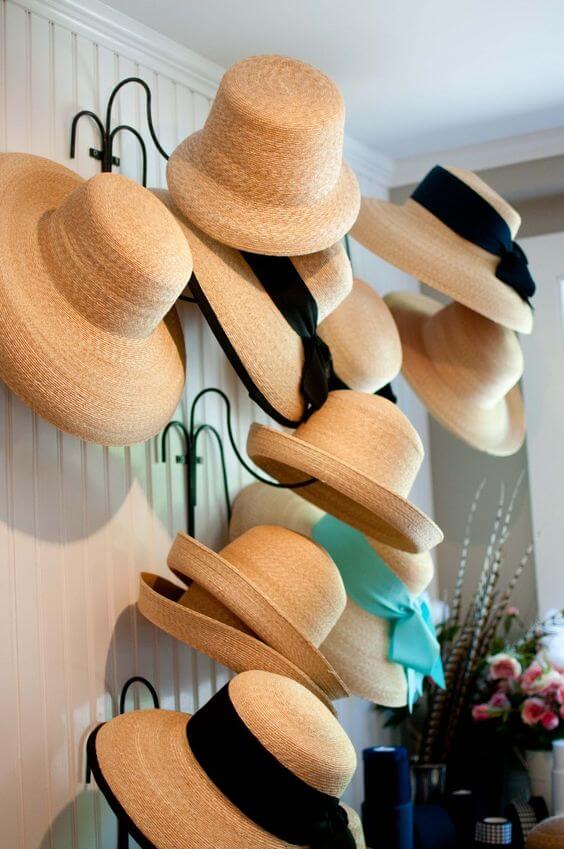 Vintage Iron Hooks Hat Rack #hatrack #diy #organizer #decorhomeideas