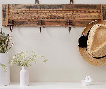 Yardstick 4 Hook Coat Rack #hatrack #diy #organizer #decorhomeideas