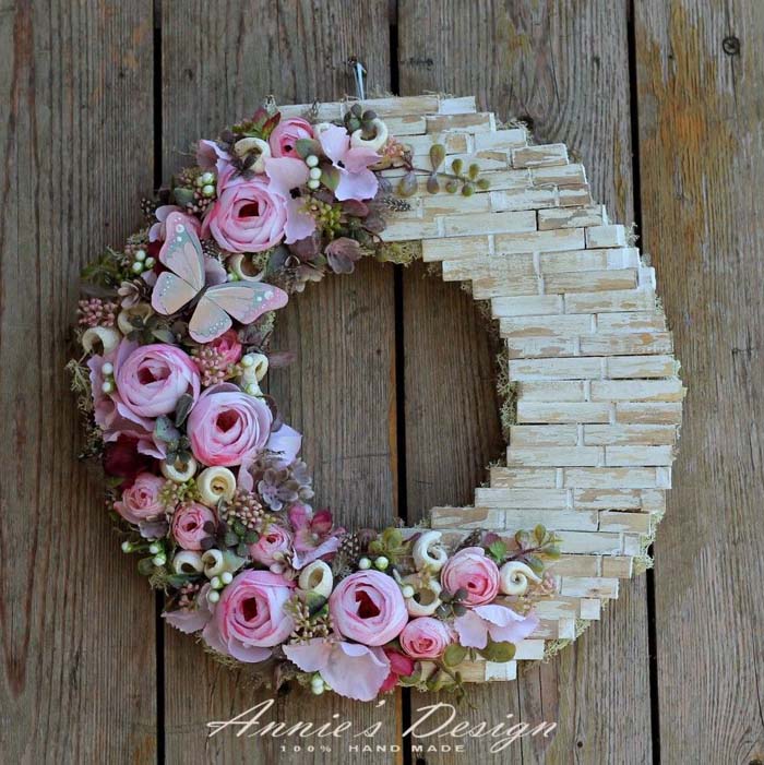 Clothespins Make A Brick Wall Decorated With Faux Flowers #diy #clothespin #wreath #crafts #decorhomeideas