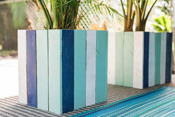 Coastal Colors Painted Wood Planter Boxes #diy #planter #wood #flower #pallet #decorhomeideas