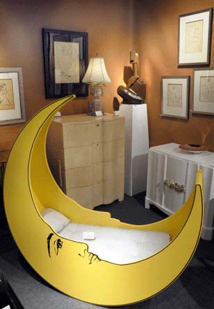 Crescent Moon Shaped Childs Bed #moon #crib #baby #cot #decorhomeideas