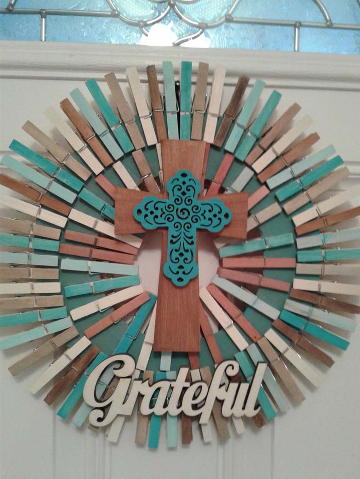 Cross Motif On Wreath #diy #clothespin #wreath #crafts #decorhomeideas