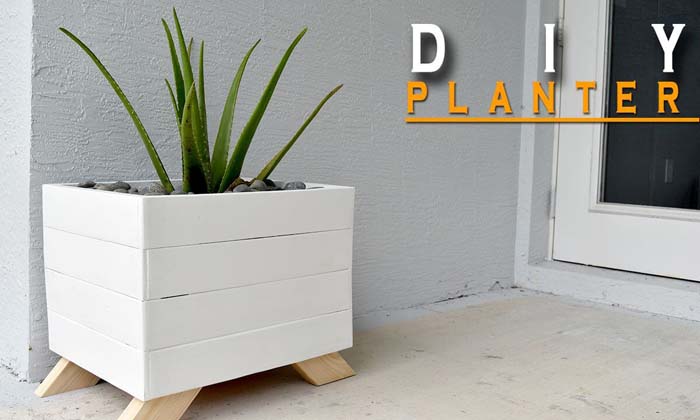 DIY Chic Painted Wood Planter #diy #planter #wood #flower #pallet #decorhomeideas