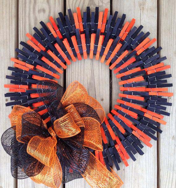 Orange And Blue Painted Halloween Wreath #diy #clothespin #wreath #crafts #decorhomeideas