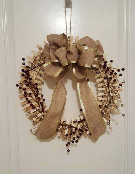 Golden Ribbon Christmas Wreath #diy #clothespin #wreath #crafts #decorhomeideas