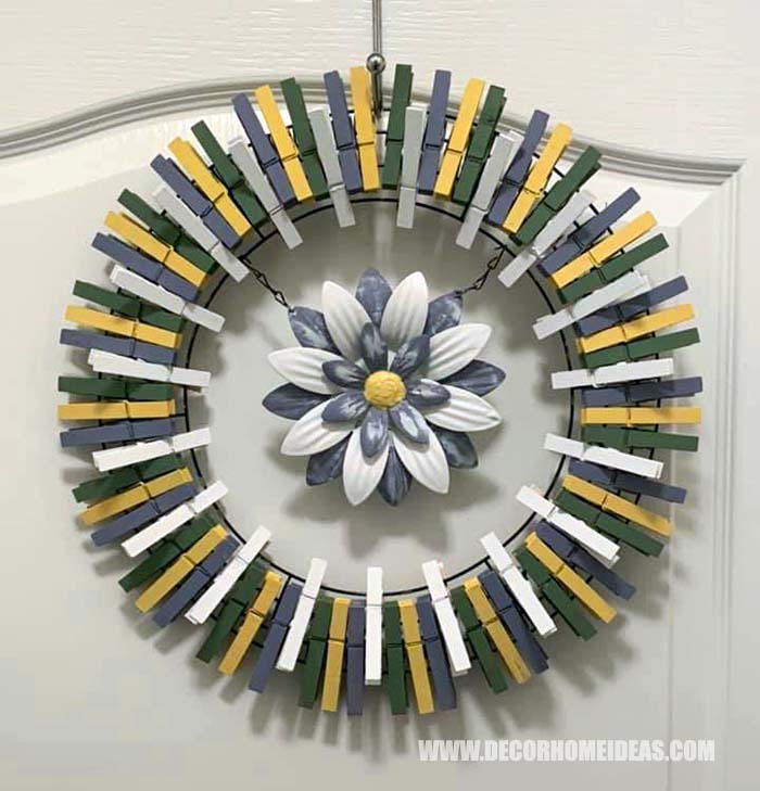 Neutral Colored Clothespin Wreath #diy #clothespin #wreath #crafts #decorhomeideas