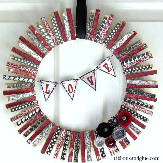 Valentine's Day Clothespin Wreath #diy #clothespin #wreath #crafts #decorhomeideas