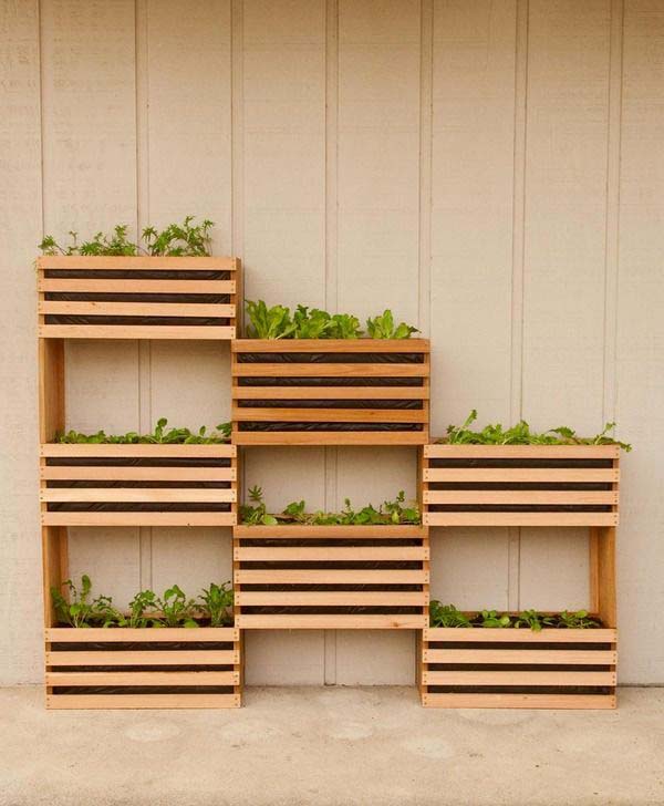 Wood Pallet Mounted Planter Boxes #diy #planter #wood #flower #pallet #decorhomeideas