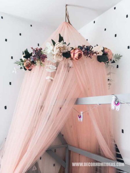 Canopy Embraced By Flower Wreath For House Bed How To Decorate Girl Room with Montessori method, DIY decorations and furniture, wall murals , play areas and toy storage. #diy #kidsroom #montessori #decor #decorhomeideas