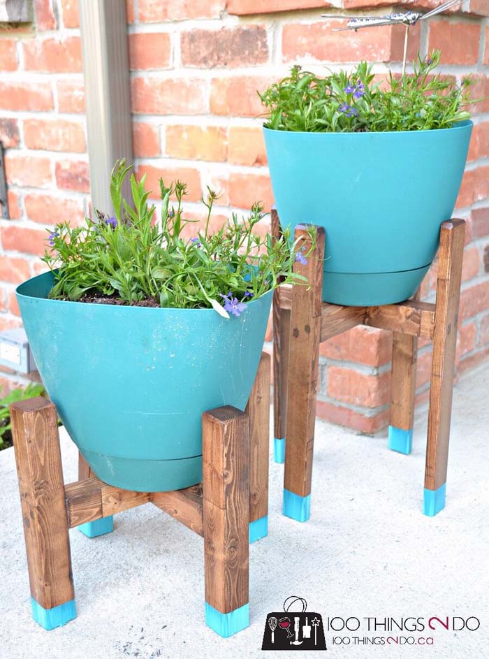 Chic Grecian Urn Style Plant Stands #diy #project #backyard #garden #decorhomeideas