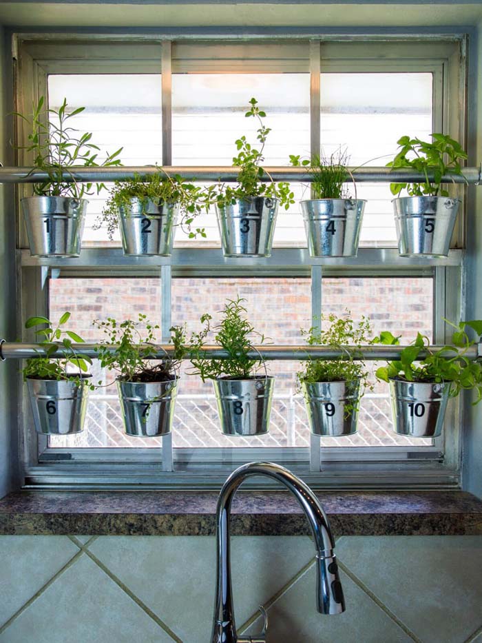 Curtain Rod Hanging Herb Garden #diy #herbgarden #herbs #garden #ideas #decorhomeideas