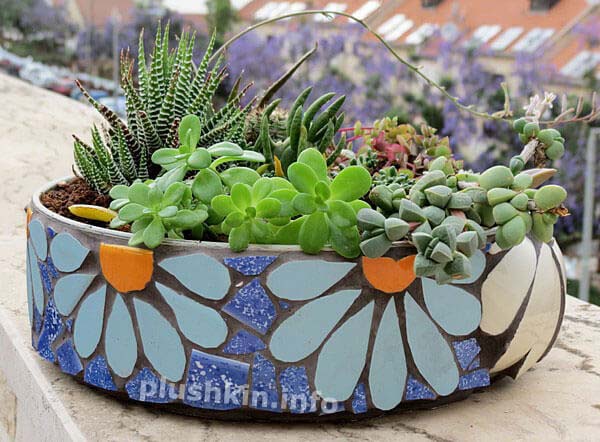 Daisy Mosaic Garden Planter Pot #diy #garden #mosaic #backyard #decorhomeideas